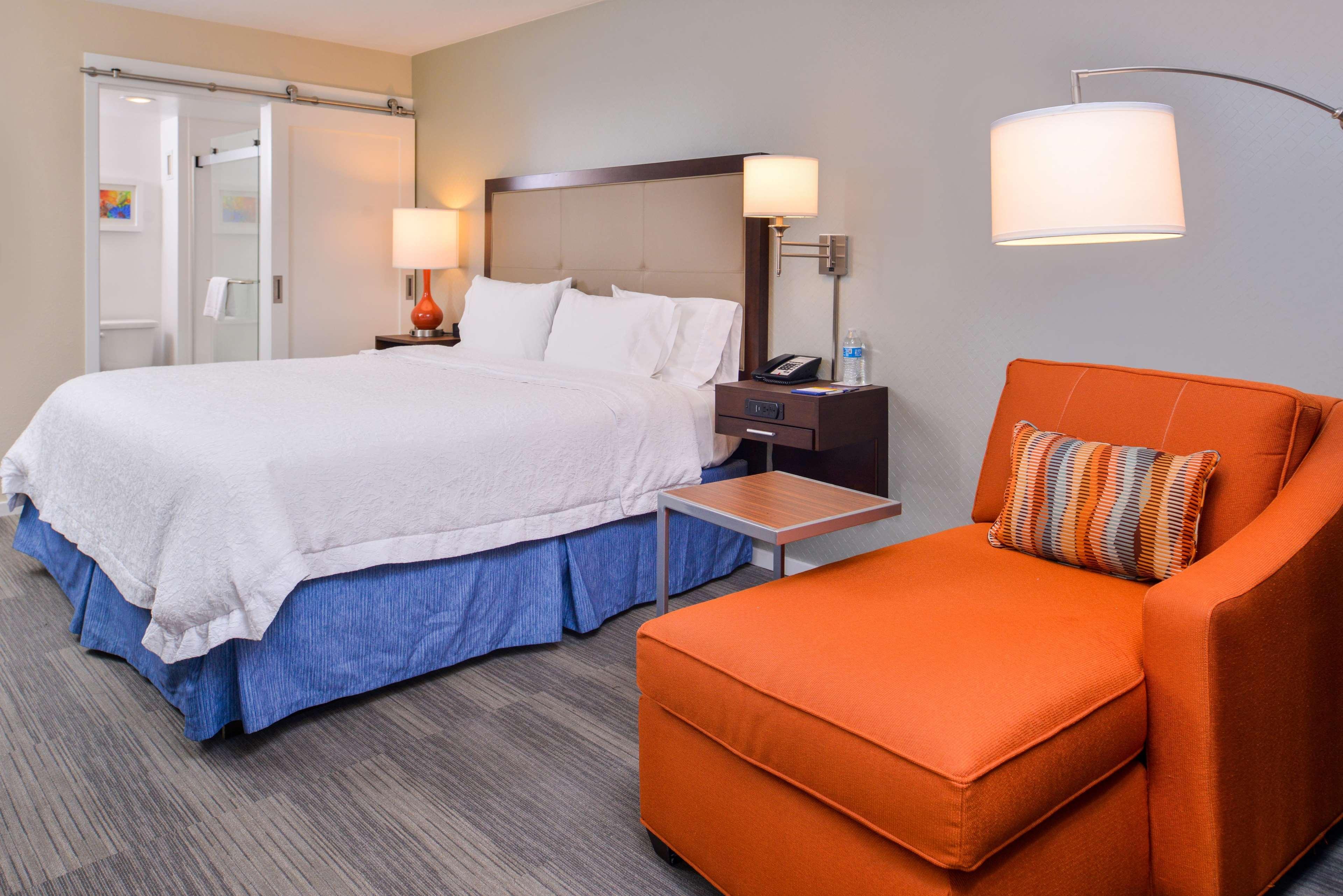 Hampton Inn Seattle Airport SeaTac Exterior photo