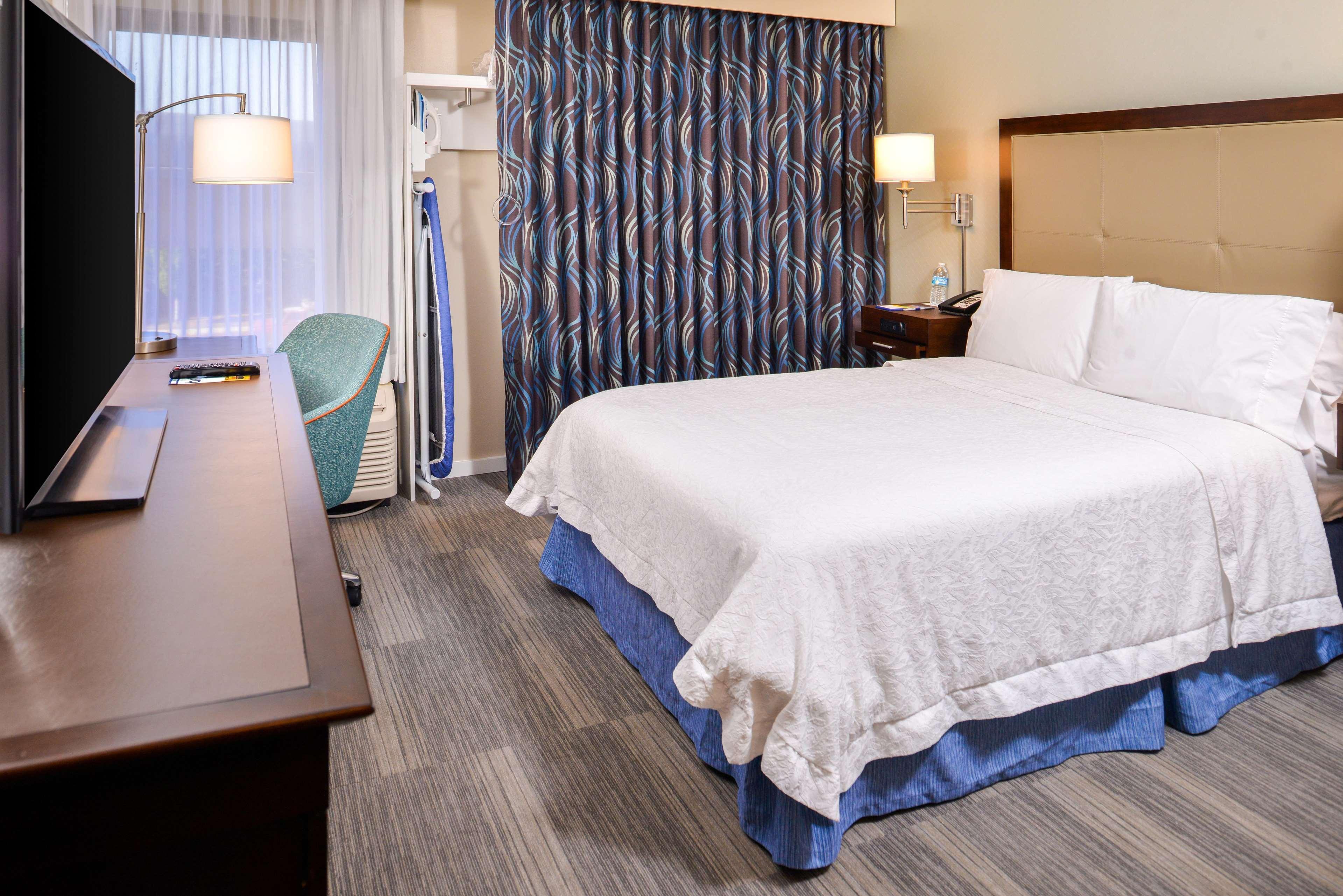 Hampton Inn Seattle Airport SeaTac Exterior photo