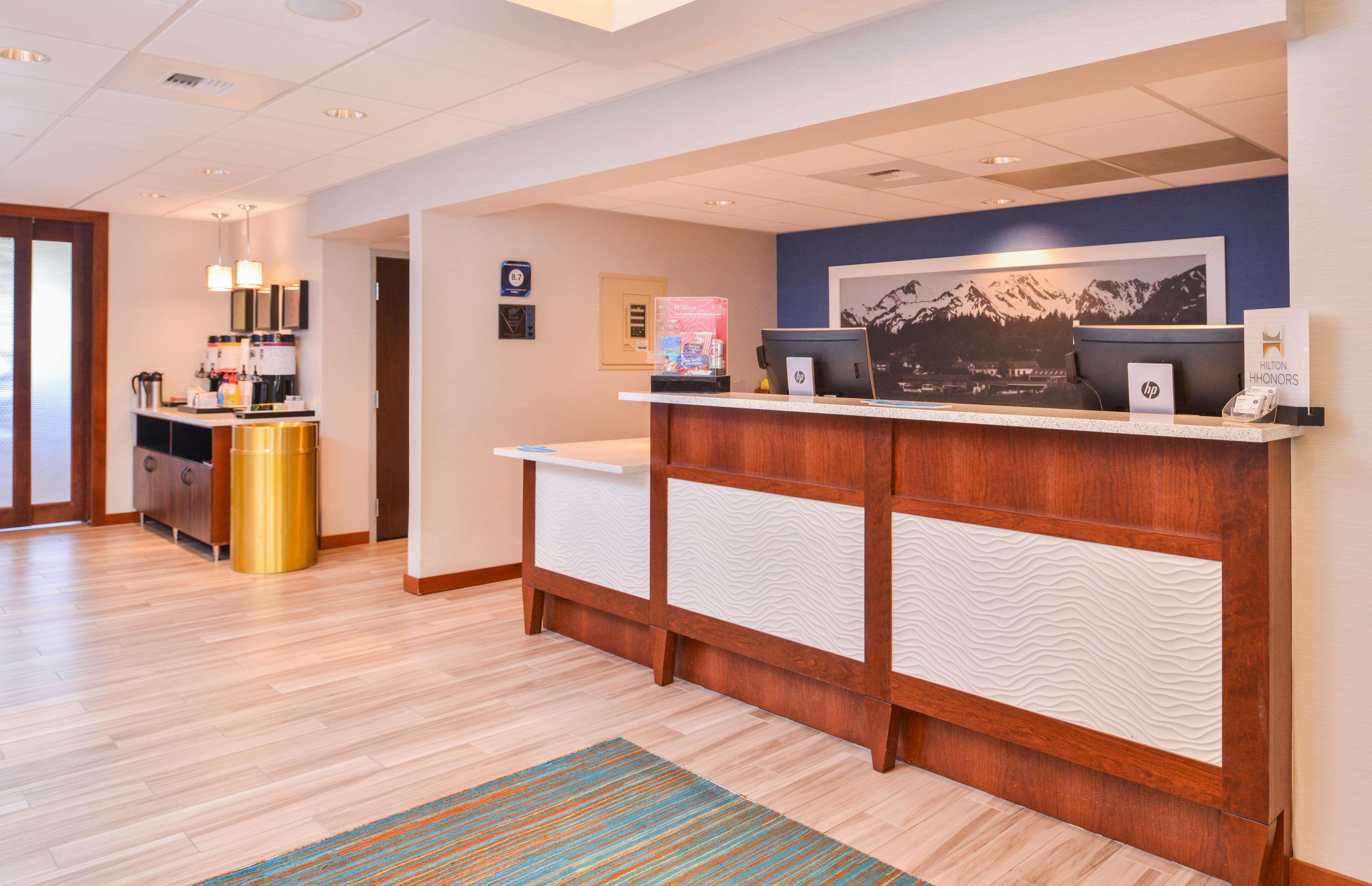 Hampton Inn Seattle Airport SeaTac Exterior photo