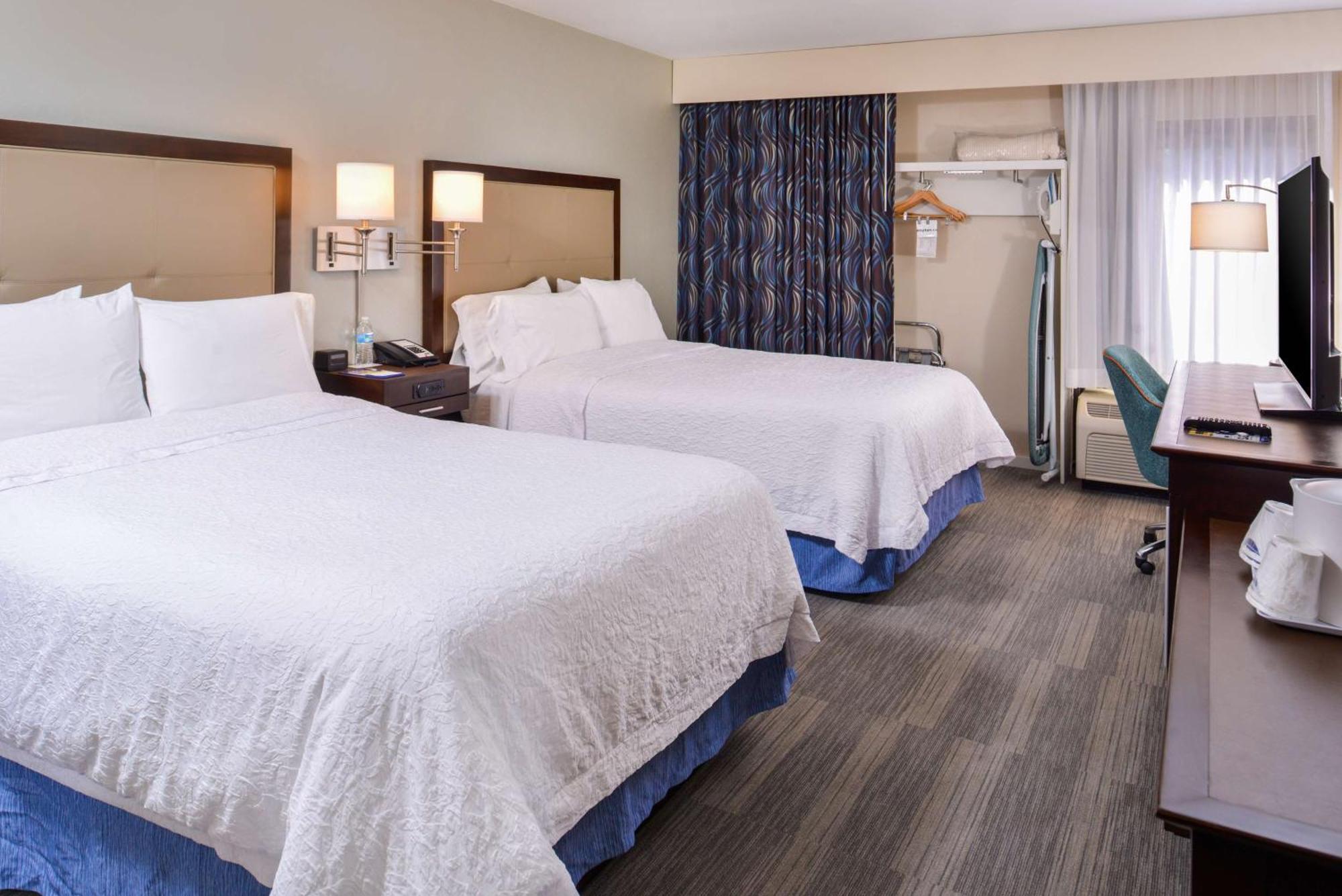 Hampton Inn Seattle Airport SeaTac Exterior photo